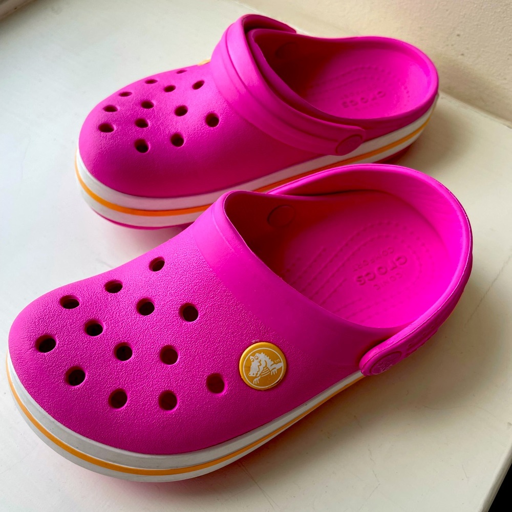 Cutest crocs versatile comfortable J1, really good condition worn few times